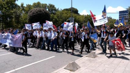 200 &ouml;ğrenciden anlamlı hareket: "İstanbul&rsquo;dan Srebrenitsa'ya, İnsanlığın İzindeyiz!"