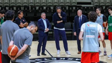 Bakan Bak, A Milli Basketbol Takımı'nın antrenmanını takip etti