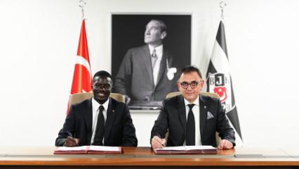 Beşiktaş'ta transfer resmen a&ccedil;ıklandı! 4 yıllık imza