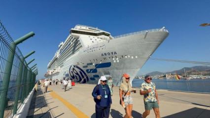 Dev kruvaziyer gemisi yeniden Bodrum&rsquo;a geldi