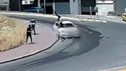 Esenyurt'ta, ters y&ouml;nde giden scooter s&uuml;r&uuml;c&uuml;s&uuml;ne araba &ccedil;arptı