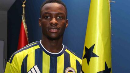 Fenerbah&ccedil;e'den a&ccedil;ıklama: Yeni transfer Avusturya kampında yok
