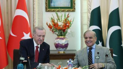 Arabuluculuk hamlesinden sonra ilk kez: T&uuml;rkiye ve Pakistan dev zirvede buluşacak