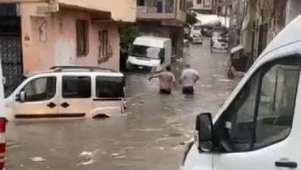 İstanbul kuvvetli yağış: Caddeler su i&ccedil;inde kaldı, trafik durdu! 