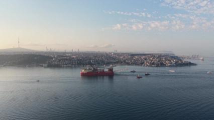 İstanbul&rsquo;da 215 metrelik boru d&ouml;şeme gemisi nedneiyle boğaz trafiğe kapatıldı