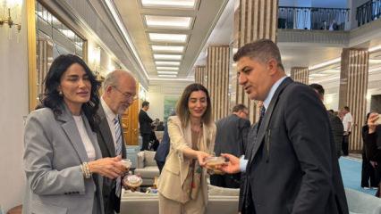 TBMM'de milletvekillerine aşure ikram edildi
