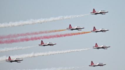 T&uuml;rk Yıldızları'nın Bel&ccedil;ika'daki g&ouml;sterisi b&uuml;y&uuml;k ilgi g&ouml;rd&uuml;
