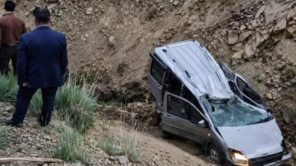 Van'da feci kaza! Ara&ccedil; şarampole yuvarlandı: 1 &ouml;l&uuml; 