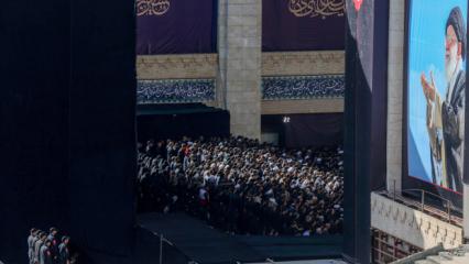 Y&uuml;zbinlerce kişi Ali Hamaney i&ccedil;in cenaze namazı kıldı