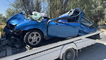 Afyonkarahisar'da feci kaza! Otomobildeki &ccedil;ift &ouml;ld&uuml;, bebekleri yaralandı