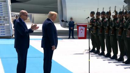  ABD başkanı Trump kendisni karşılayan askerleri "Merhaba asker!" diyerek selamladı