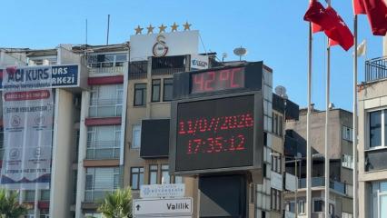 Adeta kavruldu, termometreler şehir merkezinde 42 dereceyi g&ouml;sterdi!