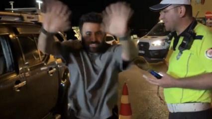 Alkolmetreye &uuml;fleten s&uuml;r&uuml;c&uuml;n&uuml;n mutluluktan u&ccedil;tuğu anlar polisleri de şaşırttı