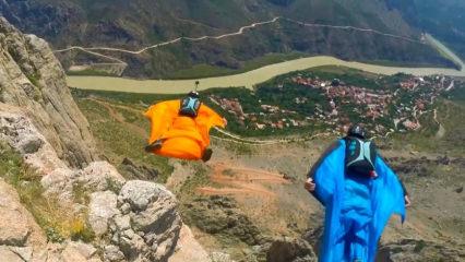 Cennete A&ccedil;ılan Kapı&rsquo;dan Karanlık Kanyon&rsquo;a atladılar: Erzincan&rsquo;da wingsuit coşkusu