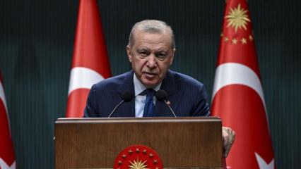 Cumhurbaşkanı Erdoğan cuma namazını Hz. Ali Camisi'nde kıldı