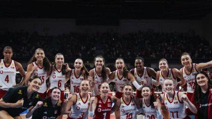 Filenin Sultanları Japonya'yı devirdi! Finalleri garantiledik