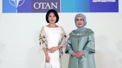 G&uuml;ney Kore First Lady'sinden Emine Erdoğan'a unutulmaz jest