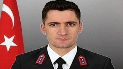Halı saha ma&ccedil;ında kalp krizi ge&ccedil;iren jandarma hayatını kaybetti