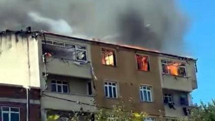 İstanbul'da korkutan yangın: 2 daireye sı&ccedil;radı!
