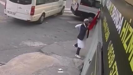 T&uuml;rk bayrağını s&ouml;k&uuml;p yere atmıştı! Yakalandı, bahanesi pes dedirtti!