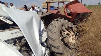 Otomobil park halindeki trakt&ouml;re &ccedil;arptı: 3 &ouml;l&uuml;, 1 yaralı