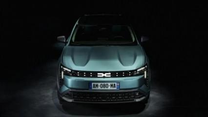 &Ouml;TV avantajıyla geliyor! T&uuml;rkiye&rsquo;de &uuml;retilecek ilk Dacia sahneye &ccedil;ıktı