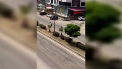 Adliyenin &ouml;n&uuml; savaş alanına d&ouml;nm&uuml;şt&uuml;: Silahlı kavganın g&ouml;r&uuml;nt&uuml;leri ortaya &ccedil;ıktı!