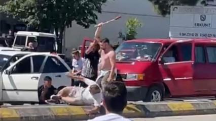 Sakarya'da yol ortasında meydan savaşı: Sopalar havada u&ccedil;uştu