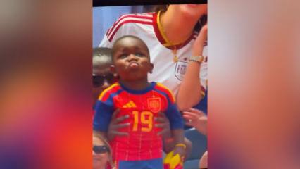Trib&uuml;nlerin yeni sevgilisi: Lamine Yamal'ın kardeşi sosyal medyayı salladı!
