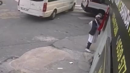 T&uuml;rk bayrağını s&ouml;kerek yere atan ş&uuml;pheli hakkında yeni gelişme!