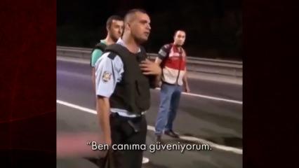 Polisin uyarısına rağmen darbecilere karşı y&uuml;r&uuml;yen vatandaşın s&ouml;zleri hafızalara kazındı