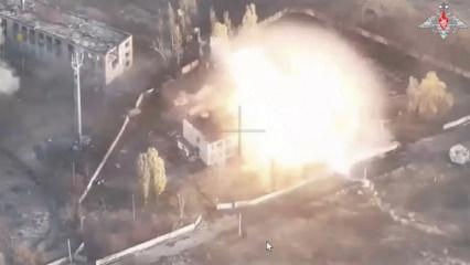 Bir binada toplanmışlardı, 50'den fazla asker &ouml;ld&uuml;! Ukrayna-Rusya savaşın kanlı saatler