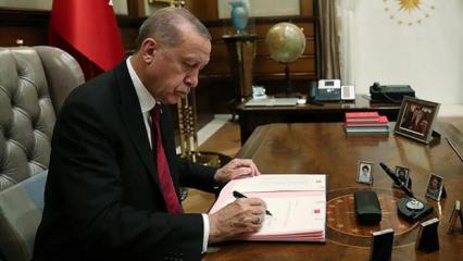 B&uuml;y&uuml;kel&ccedil;i atamaları Resmi Gazete'de