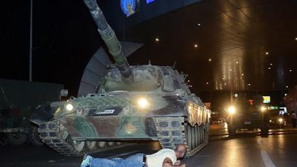 Canını hi&ccedil;e sayarak tankın &ouml;n&uuml;ne yatan kahramanın o anları hafızalar kazındı