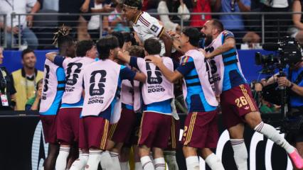 D&uuml;nya Kupası'nda ilk finalist belli oldu
