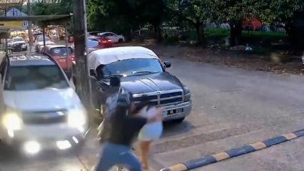 Feci kaza saniyelerle atlatıldı, işte y&uuml;reklerin ağza geldiği o anlar...