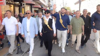 Kırkpınar şampiyonu Taş'a memleketinde g&ouml;rkemli karşılama