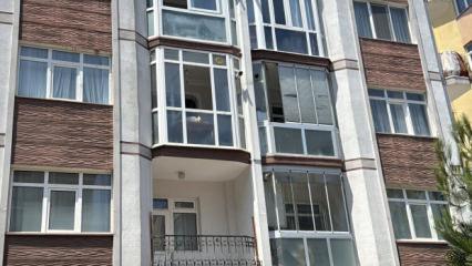 K&ouml;t&uuml; koku korkun&ccedil; ger&ccedil;eği ortaya &ccedil;ıkardı: Ablasının cesediyle 1 hafta yaşamış!