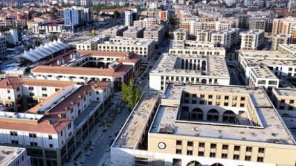 Malatya'da depremin izleri siliniyor! Esnaf kepenklerini a&ccedil;ıyor