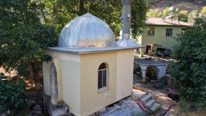 Mersin'de 9 metrekarelik cami dikkat &ccedil;ekiyor!