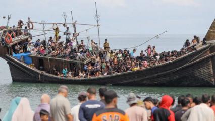 Myanmar a&ccedil;ıklarında facia! G&ouml;&ccedil;men teknesi battı: 500 kayıp