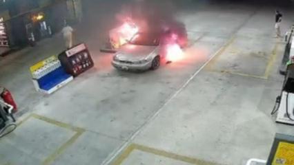 Pompa başında alev topuna d&ouml;nd&uuml;! Yanmaktan son anda kurtuldular