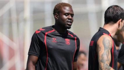Sivasspor'da Benjamin Kimpioka'nın s&ouml;zleşmesi feshedildi