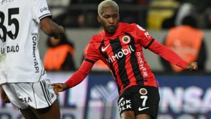 S&uuml;per Lig ekibi Gen&ccedil;lerbirliği'nde Onyekuru gelişmesi