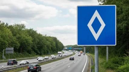 Trafikte bu levhaya dikkat: Cezası cep yakıyor! Uymayan pişman