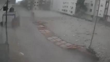 Avcılar'da fırtına inşaat alanını yerle bir etti