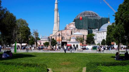 Ayasofya'ya yoğun ilgi: 6 yılda 30 milyondan fazla ziyaret&ccedil;i ağırladı
