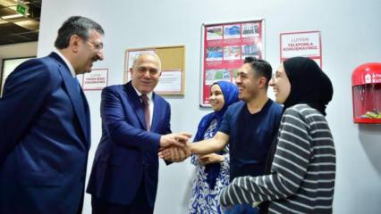 Cumhurbaşkanı Yardımcısı Cevdet Yılmaz'dan s&uuml;rpriz ziyaret