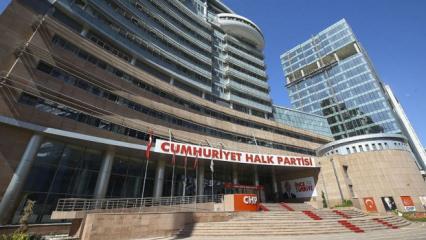 CHP İstanbul İl Başkanlığı'nda 7 il&ccedil;e başkanı g&ouml;revden alındı