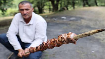 Fındık dallarında pişen, tek baharatlı Tokat lezzeti: Muhat kebabı
